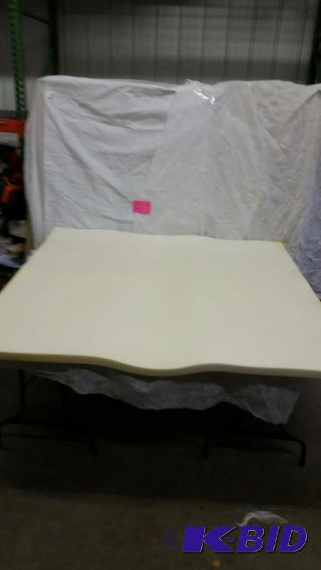 lot 4 image: 3- in Queen Topper Memory Foam