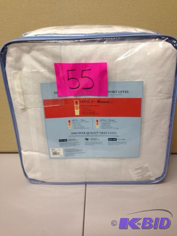 lot 55 image: Comforter