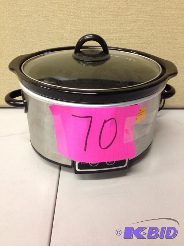 lot 70 image: Crock Pot