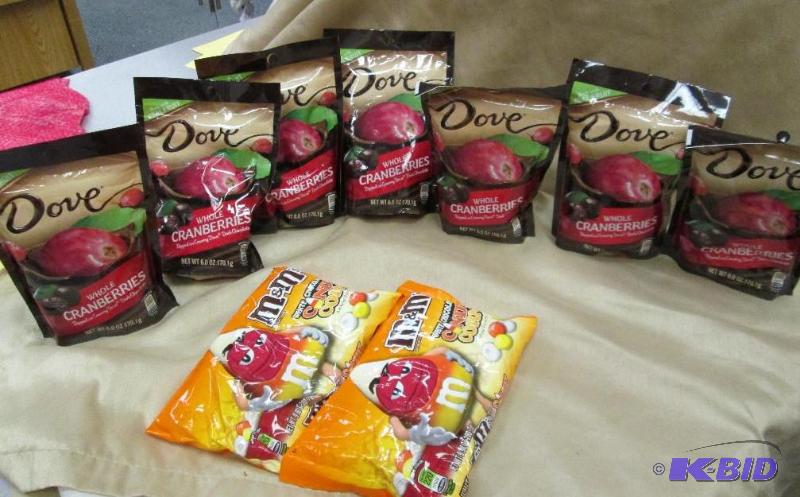 lot 22 image: Qty 9 Dove whole cranberries dipped in Dove d...