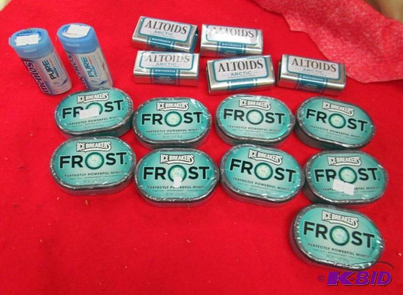 lot 38 image: Qty 16 pkg Mentos Chewing gum Fresh mint, Alt...