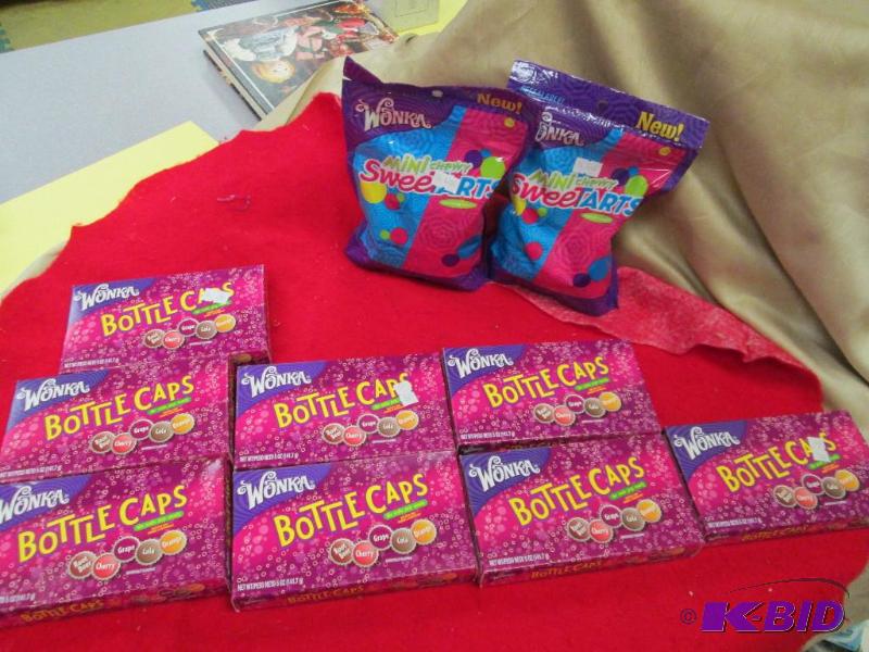 lot 41 image: Qty 10 Wonka Bottle caps and Mini chewy sweet...