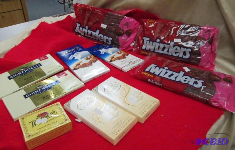 lot 52 image: 3 pkg of Cherry Twizzlers Exp 1014, 2- Ghira...