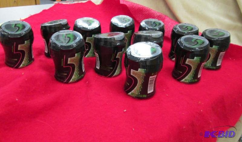 lot 61 image: Qty 12 Wrigleys 5 Rain Tingling spearmint 2...
