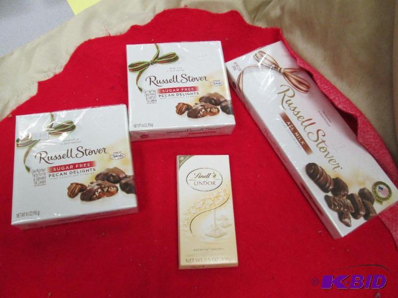 lot 76 image: Russell Stover Pecan Delights Sugar free, Rus...