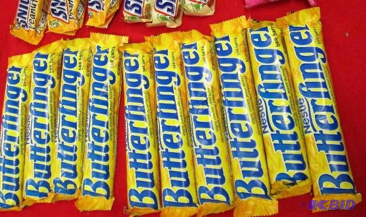lot 92 image: Qty 19 Butterfingers, Snickers peanut butter,...