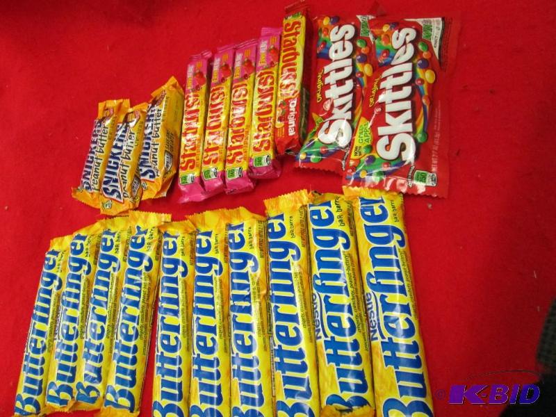 lot 94 image: Qty 20 Butterfingers, Snickers peanut butter,...