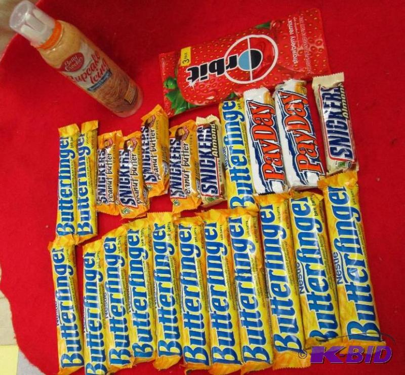 lot 95 image: Qty 24 Butterfingers, Snickers peanut butter ...