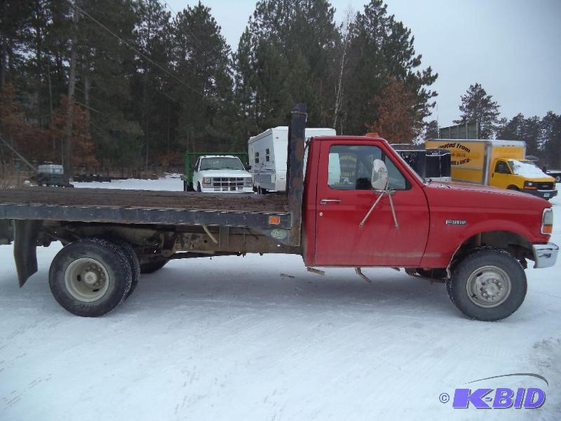 lot 3 image: 92 Ford Flat Bed Diesel