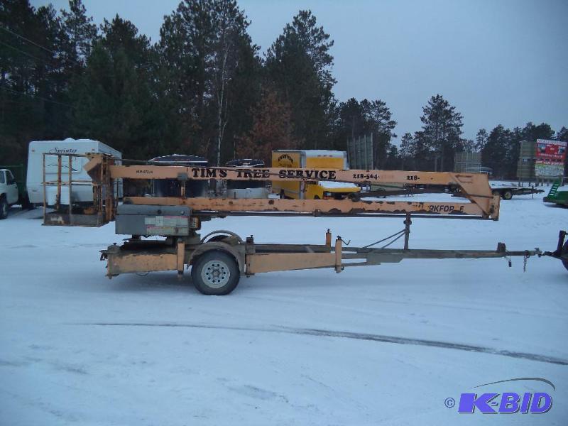 lot 5 image: Bil-Jax Workforce Boom lift