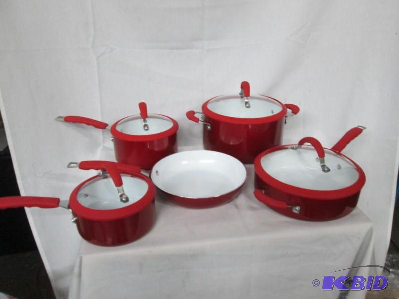 lot 15 image: Bella 10-pc. Nonstick Aluminum Cookware Set