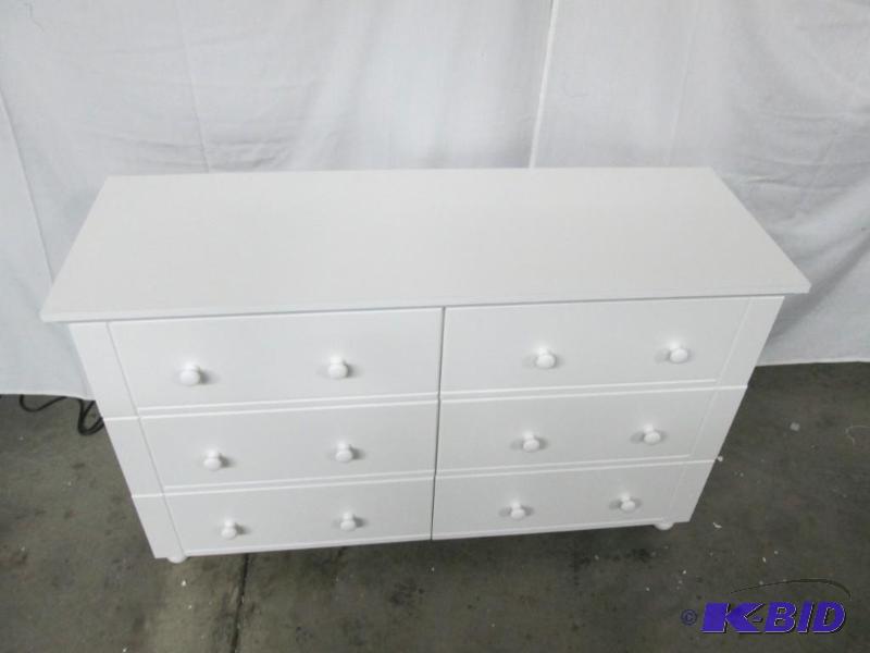 lot 3 image: Alcove 6-Drawer Dresser - White