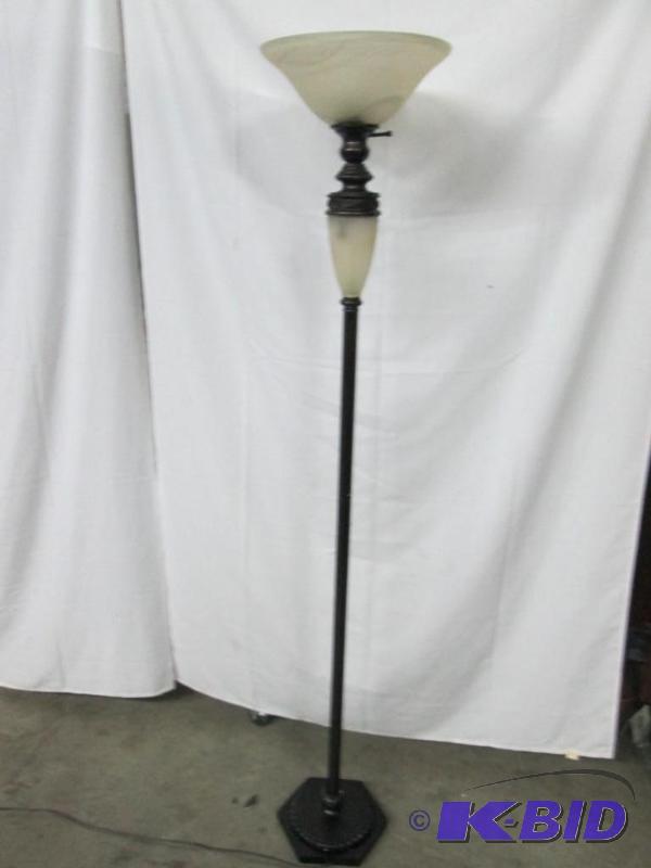 lot 37 image: McLeland Design Floor Lamp w Nightlight
