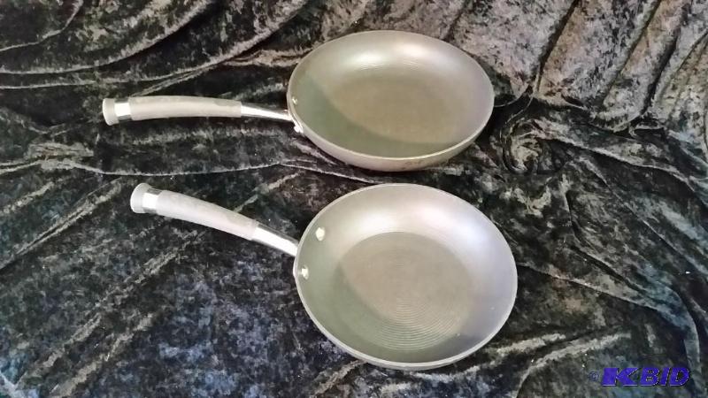 lot 10 image: Circulon Contempt Hard Anodized Skillets Set of 2.  Used see Pics.