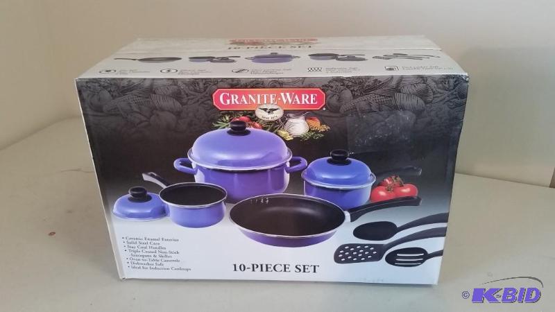 lot 11 image: Granite Ware 10 Piece Cookware Set.  Blue New in Box