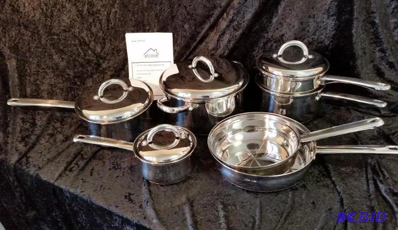 lot 14 image: Super Chef 11 pc. Stainless Steel Cookware Set.  New out of Box