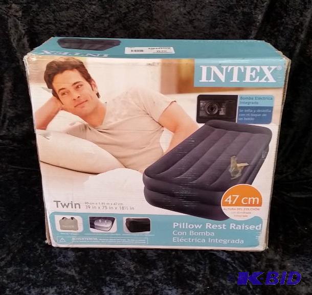 lot 74 image: Intex Twin Pillow-Rest Air Bed.  New in Box