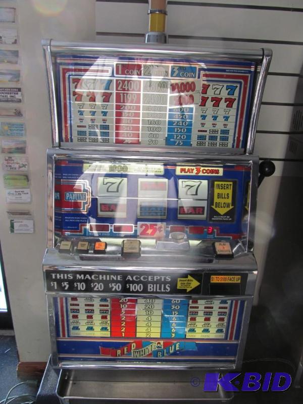 Red White & Blue $.25 IGT One Arm Bandit Slot Machine with Bill Valuator