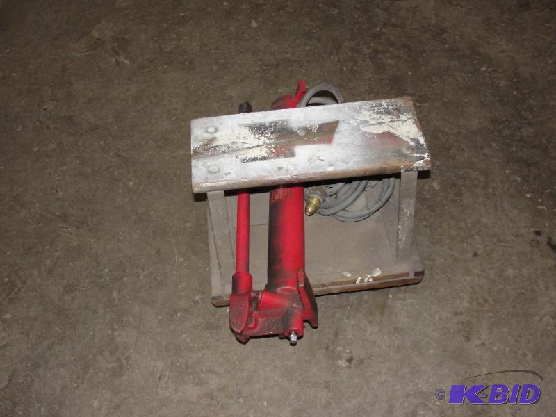 Stool, Hydraulic Hand Pump, Regulator