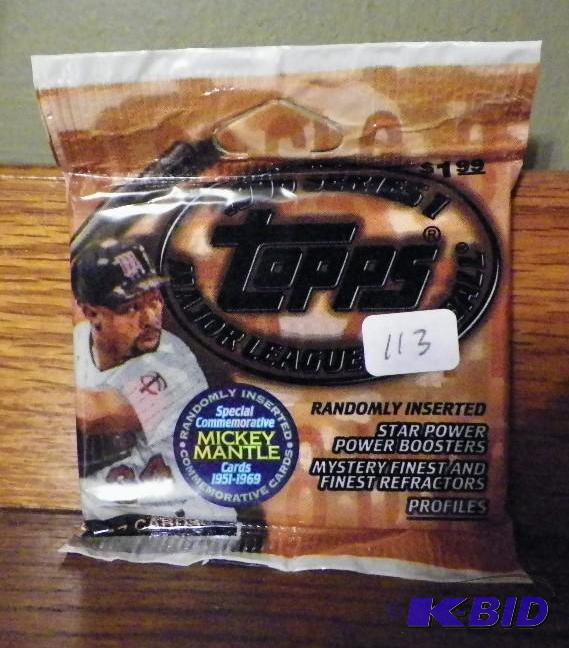 1996 Topps Unopened Pack of Cards with Kirby Puckett