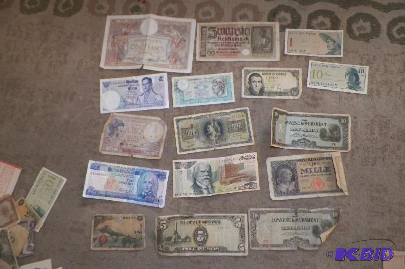 16 Foreign Bank Notes
