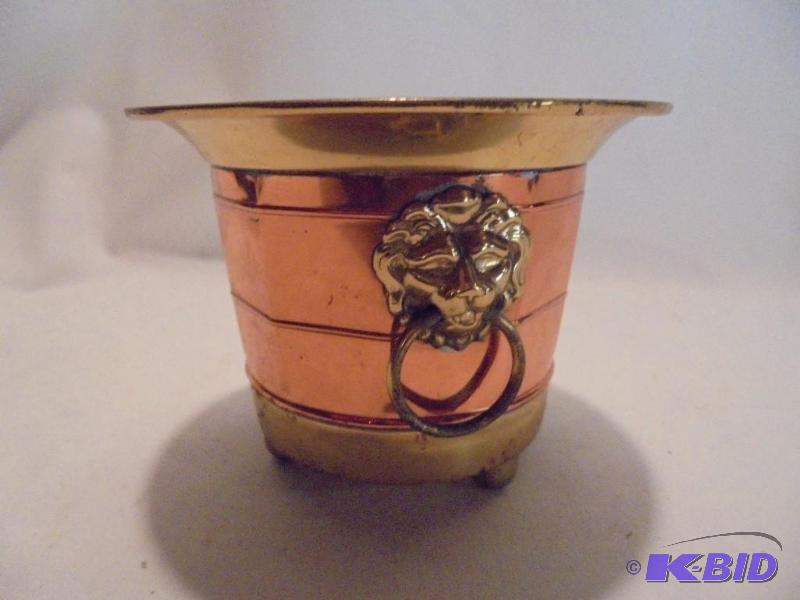 Small copper and brass planter. &nbspStamped...