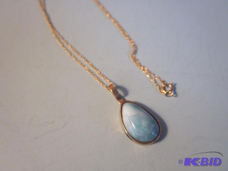 10 Karat yellow gold chain with natural blue ...