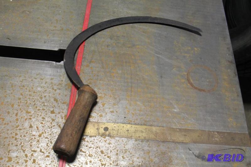 lot 22 image: Antique Grass Hook