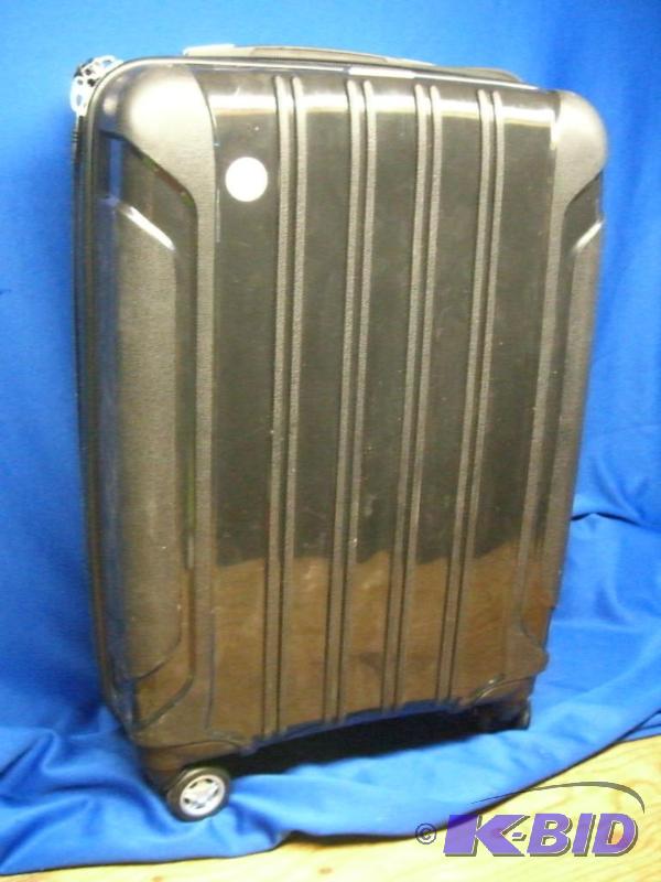 Ricardo of Beverly Hills Hardshell Carry-on