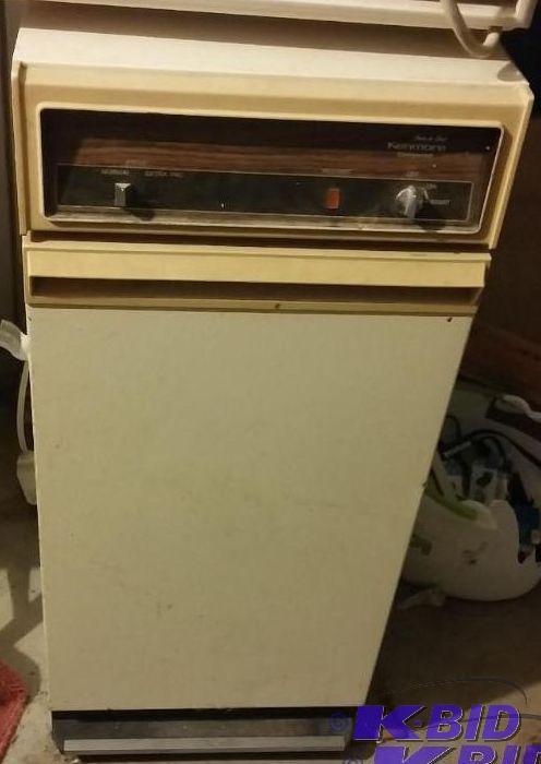 Trash Compactor, Works great and takes paper ...
