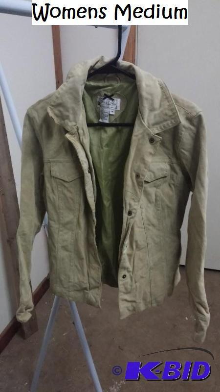 Coats Sizes and shown on Picture...