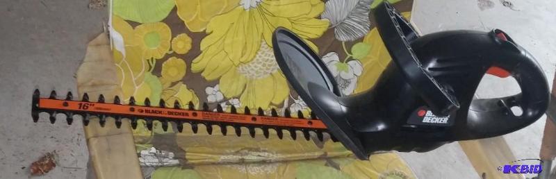Black and Decker Electric Hedge Trimmer, 16&q...