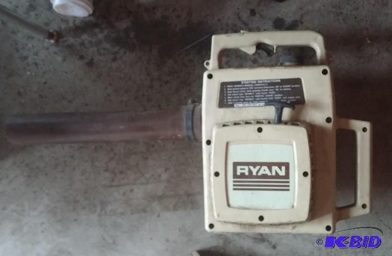 Vintage Ryan working leaf blower...