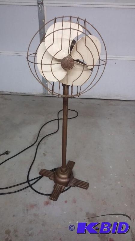 Vintage GE Heavy Brass Working FAN....