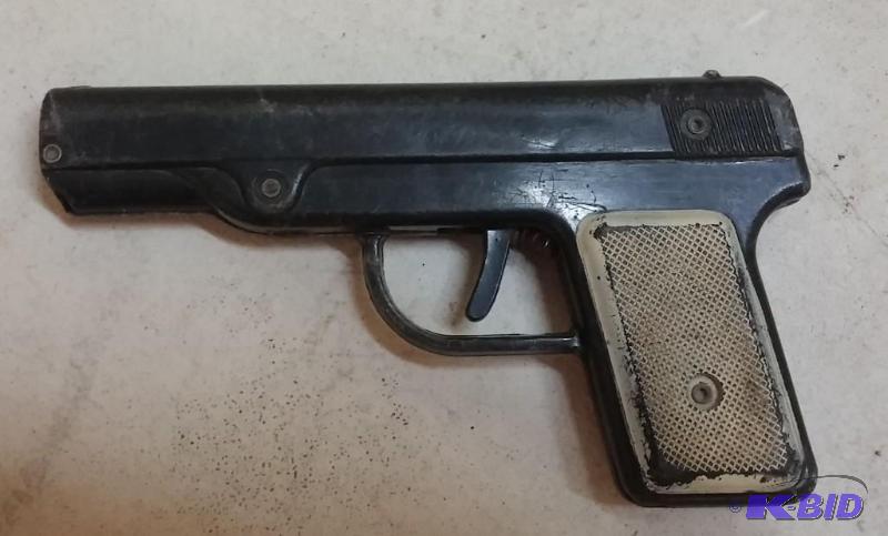 1960 Dart Gun. KNICKERBOCKER CO. Trigger stil...