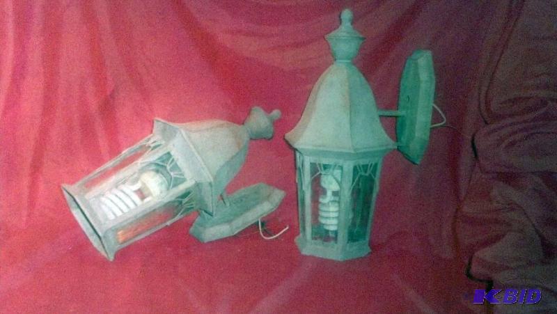 lot 104 image: Working Light Fixture as shown...