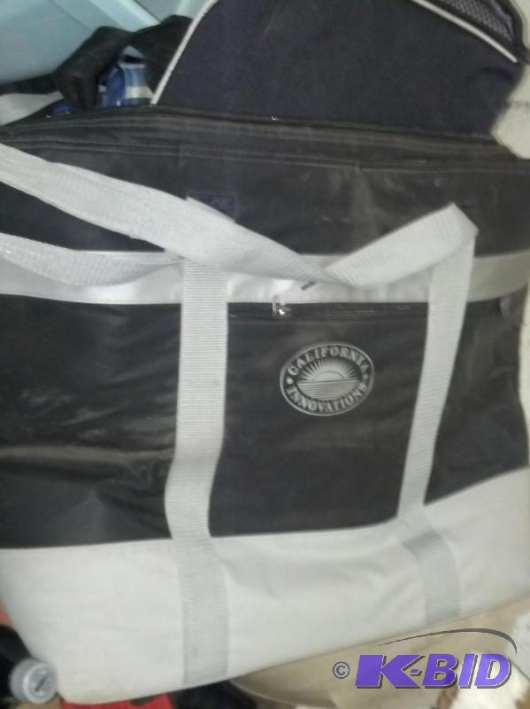 lot 31 image: Lot of 3 Large insulated bags....