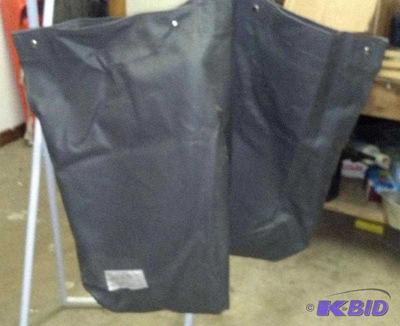 lot 37 image: Jumbo Insulated portfolio with three sleeves,...