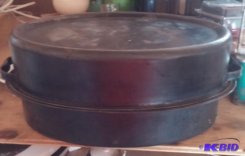 lot 54 image: Vintage Large Nesco Roaster...