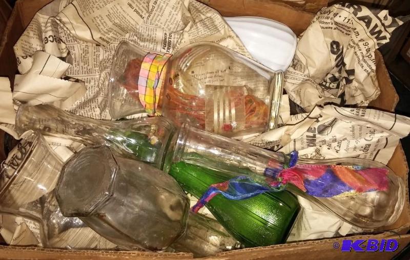 lot 56 image: Large lot of Various vases...