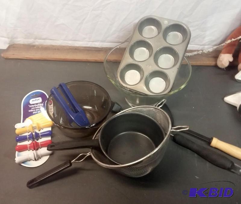 lot 65 image: Large Lot of Kitchen Supplies as shown...