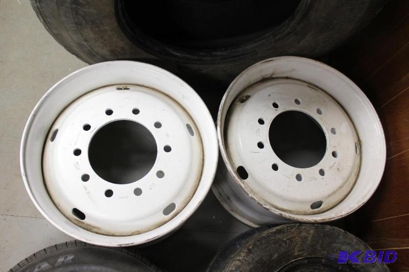 Pair of New 22.5x12.25 10 Bolt Wheels...