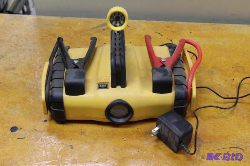 Mini Jump Pack with LED Light&nbsp...