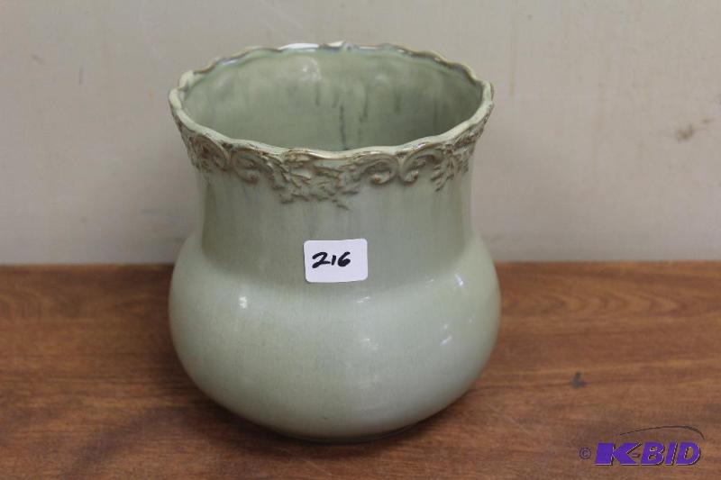 Vintage Porcelain&nbspPot&nbsp...