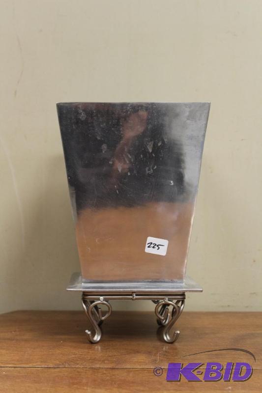 Metal Pot&nbsp...