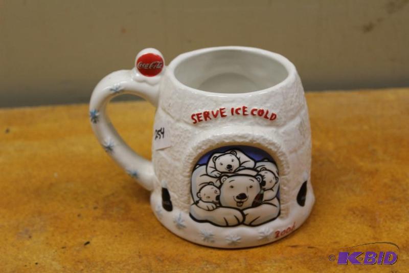 Coca-Cola 2006 Polar Bear Christmas Coffee Mu...