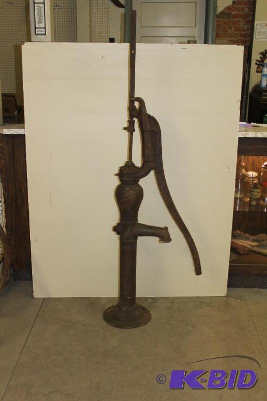 Antique Iron Water Pump&nbsp...