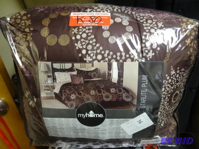 My home king size 8 piece comforter set. 4NR2...