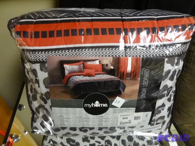 My home queen 8 piece comforter set. 4QF73000...