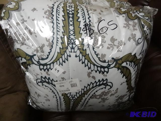 Daphne queen 8 piece bed set. 4QF8130000010...